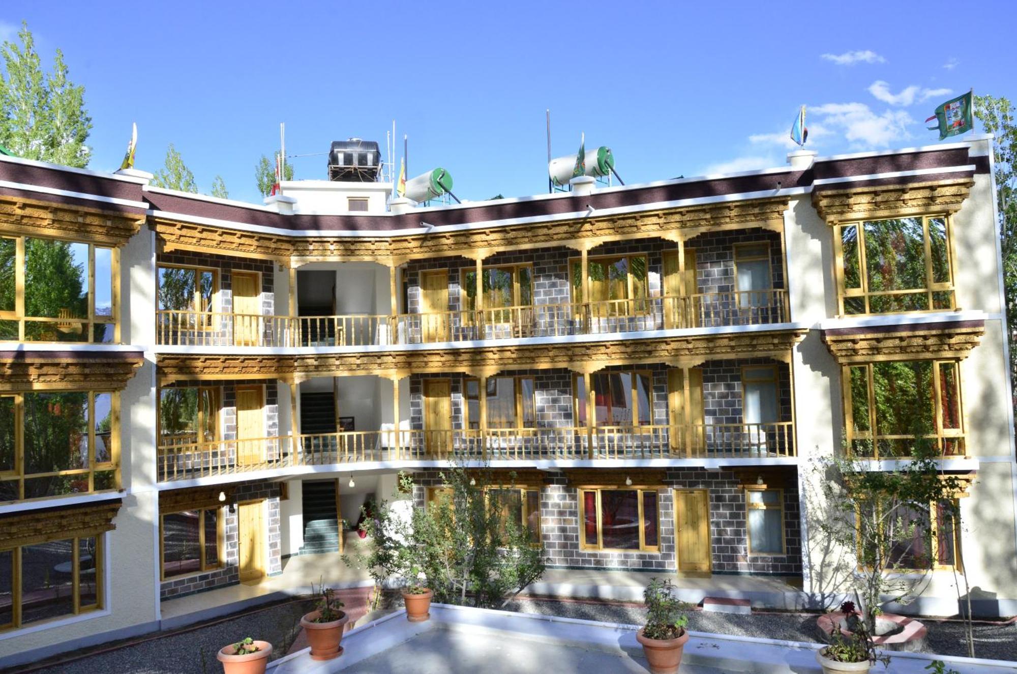 Hotel Lhalingkha Leh Exterior photo